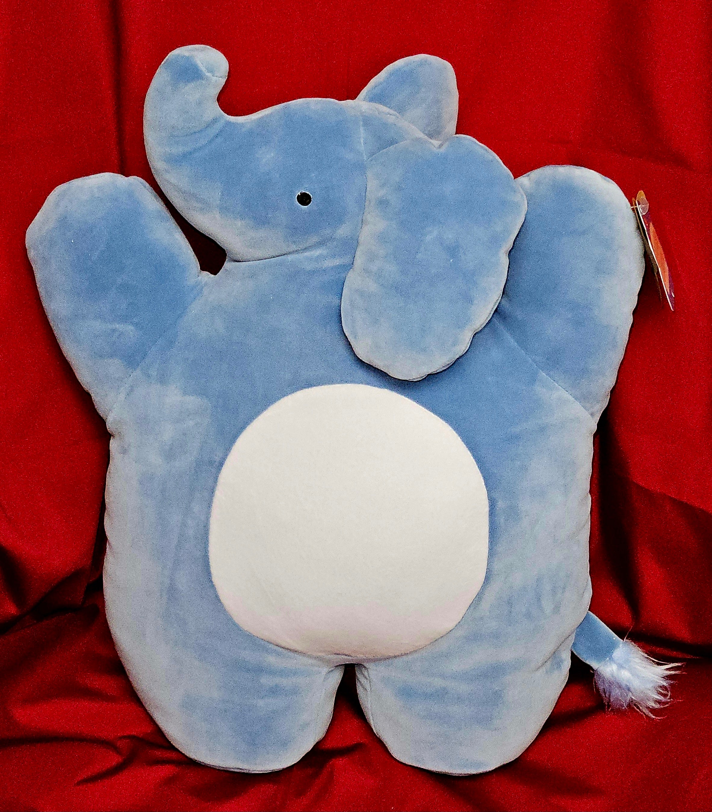 16" 33823 Jelly Elephant Sponge Cake