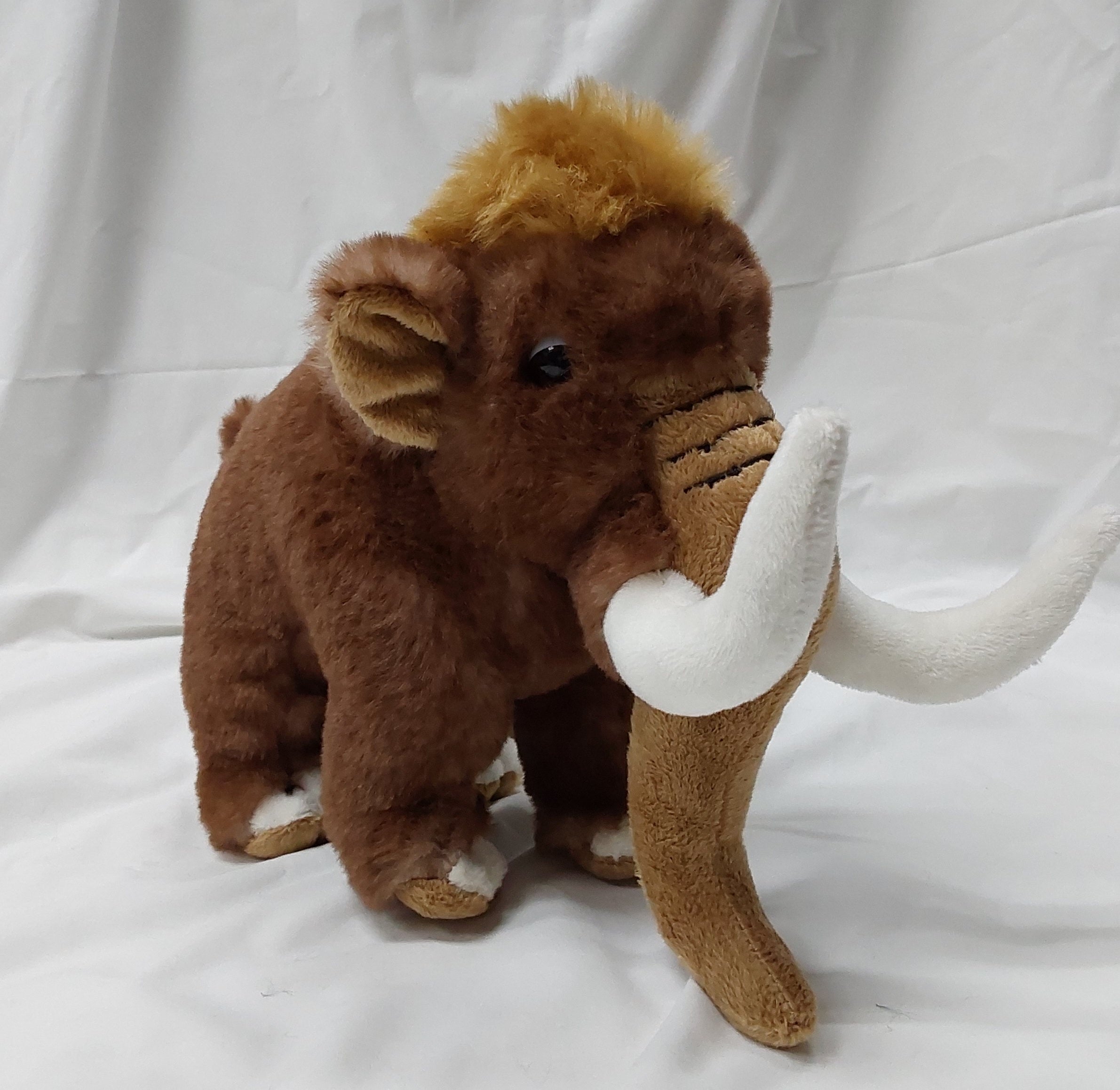 5326 Wild Mammoth Large 9"